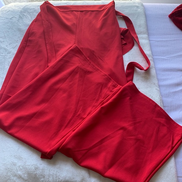 Red jumpsuit - Picture 9 of 9